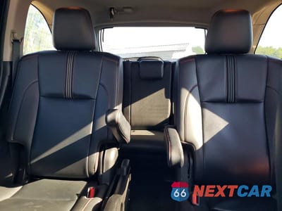 Zdjęcie 10 z 13 samochodu: 2019 TOYOTA HIGHLANDER SE VIN:5TDJZRFH3KS567220 - miniatura