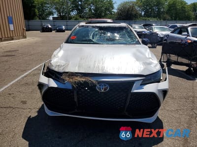 Piąte zdjęcie samochodu w środku: 2019 TOYOTA AVALON XLE VIN:4T1BZ1FB9KU006819 - miniatura