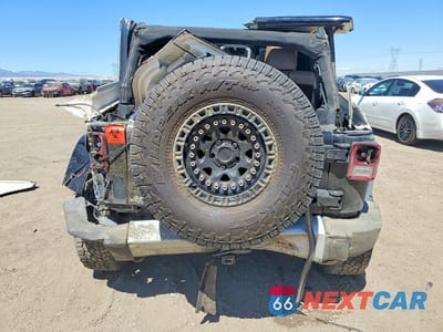 Zdjęcie 6 z 13 samochodu: 2012 JEEP WRANGLER UNLIMITED SAHARA VIN:1C4HJWEG2CL134598 - miniatura