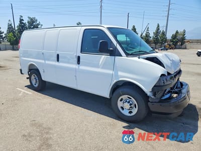 Czwarte zdjęcie samochodu z boku: 2026 CHEVROLET EXPRESS G2500 VIN:1GCWGAFP1T1197050 - miniatura