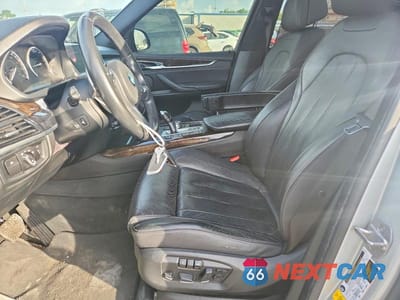 Zdjęcie 7 z 13 samochodu: 2018 BMW X5 XDR40E VIN:5UXKT0C59J0W02600 - miniatura