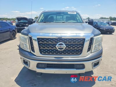 Piąte zdjęcie samochodu w środku: 2016 NISSAN TITAN XD SV VIN:1N6BA1F43GN506244 - miniatura