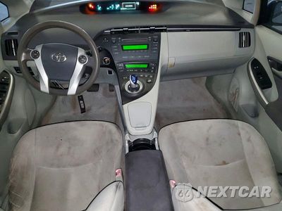 Zdjęcie 8 z 12 samochodu: 2010 TOYOTA PRIUS II VIN:JTDKN3DU4A1293079 - miniatura