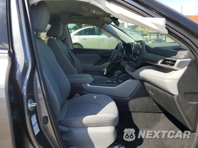 Zdjęcie 7 z 13 samochodu: 2022 TOYOTA HIGHLANDER LE VIN:5TDBZRBH2NS573329 - miniatura