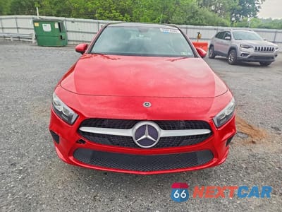 Piąte zdjęcie samochodu w środku: 2019 MERCEDES-BENZ A 220 4MATIC VIN:WDD3G4FB2KW024346 - miniatura