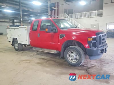 Czwarte zdjęcie samochodu z boku: 2010 FORD F250 SUPER DUTY VIN:1FTSX2B50AEA90165 - miniatura