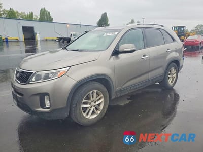2015 KIA SORENTO LX 5XYKTCA69FG631868 - główne zdjęcie licytacji z USA - miniatura
