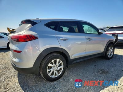 Trzecie zdjęcie samochodu z tyłu: 2021 HYUNDAI TUCSON SE VIN:KM8J23A40MU312041 - miniatura