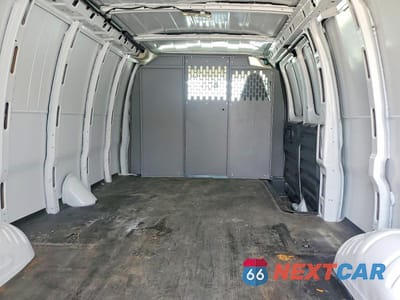 Zdjęcie 10 z 13 samochodu: 2025 CHEVROLET EXPRESS 3500 CARGO DELIVERY VAN VIN:1GCZGHF72S1251069 - miniatura