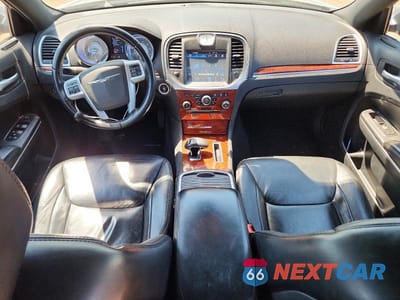 Zdjęcie 8 z 12 samochodu: 2014 CHRYSLER 300 VIN:2C3CCARGXEH235975 - miniatura