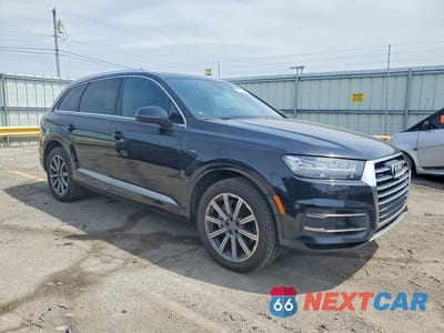 Czwarte zdjęcie samochodu z boku: 2017 AUDI Q7 PREMIUM PLUS VIN:WA1LAAF70HD058466 - miniatura