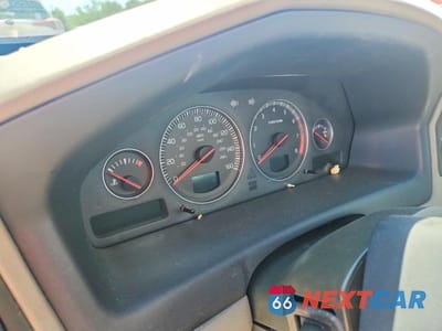Zdjęcie 9 z 13 samochodu: 2003 VOLVO V70 VIN:YV1SW61T632310305 - miniatura