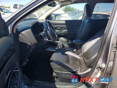 Zdjęcie 7 z 13 samochodu: 2018 MITSUBISHI OUTLANDER SE VIN:JA4J24A51JZ031362 - miniatura