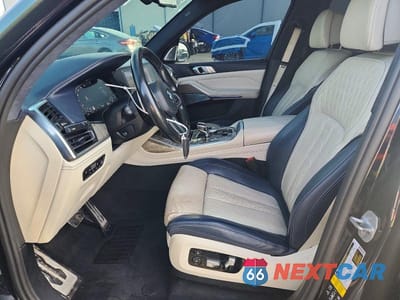 Zdjęcie 7 z 13 samochodu: 2019 BMW X7 XDRIVE50I VIN:5UXCX4C53KLS37881 - miniatura