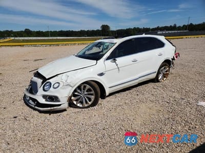 2018 BENTLEY BENTAYGA SJAAC2ZV1JC019776 - główne zdjęcie licytacji z USA - miniatura