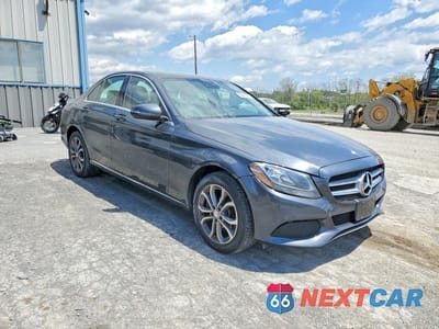 Czwarte zdjęcie samochodu z boku: 2016 MERCEDES-BENZ C 300 4MATIC VIN:55SWF4KB0GU140865 - miniatura