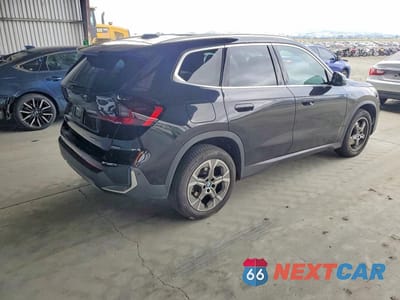 Trzecie zdjęcie samochodu z tyłu: 2023 BMW X1 XDRIVE28I VIN:WBX73EF01P5X37072 - miniatura