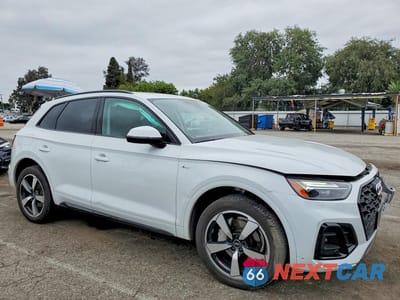 Czwarte zdjęcie samochodu z boku: 2022 AUDI Q5 PREMIUM PLUS 45 VIN:WA1EAAFY3N2010694 - miniatura