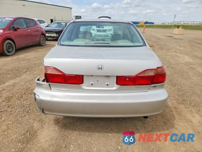 Zdjęcie 6 z 12 samochodu: 1999 HONDA ACCORD EX VIN:1HGCG1655XA800025 - miniatura