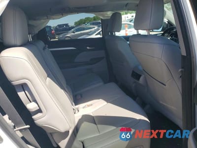 Zdjęcie 11 z 14 samochodu: 2018 TOYOTA HIGHLANDER HYBRID XLE VIN:5TDJGRFH3JS043652 - miniatura