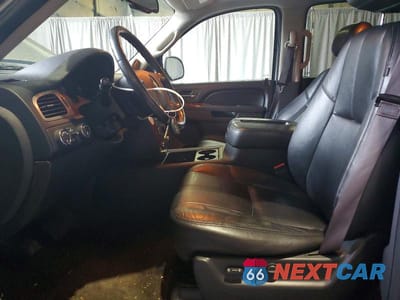 Zdjęcie 7 z 13 samochodu: 2013 CHEVROLET TAHOE K1500 LT VIN:1GNSKBE09DR240549 - miniatura