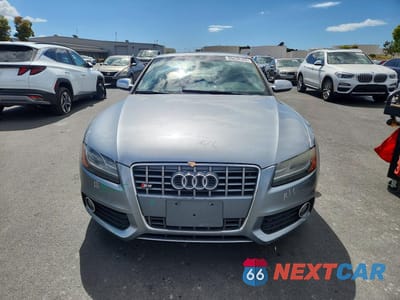 Piąte zdjęcie samochodu w środku: 2011 AUDI S5 PREMIUM PLUS VIN:WAUCVAFR8BA066722 - miniatura