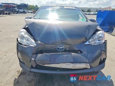 Piąte zdjęcie samochodu w środku: 2012 TOYOTA PRIUS C FOUR VIN:JTDKDTB37C1005961 - miniatura