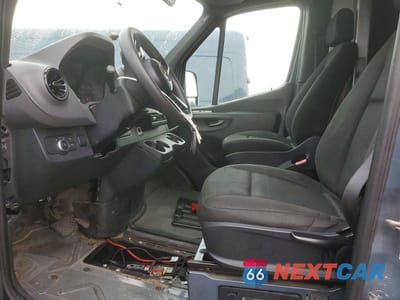 Zdjęcie 7 z 13 samochodu: 2019 MERCEDES-BENZ SPRINTER 2500 VIN:WD4PF1CD0KP142074 - miniatura