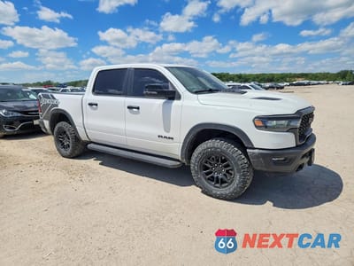 Czwarte zdjęcie samochodu z boku: 2025 RAM 1500 REBEL VIN:1C6SRFLP8SN594053 - miniatura
