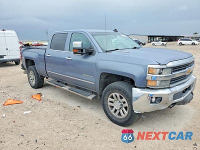 Czwarte zdjęcie samochodu z boku: 2016 CHEVROLET SILVERADO 2500 LTZ 4WD 6.6L TDSL VIN:1GC1KWE82GF115920 - miniatura