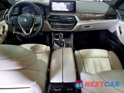 Zdjęcie 8 z 12 samochodu: 2021 BMW 530 XI VIN:WBA13BJ05MCF43533 - miniatura