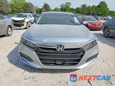Piąte zdjęcie samochodu w środku: 2018 HONDA ACCORD EX VIN:1HGCV1F46JA245915 - miniatura