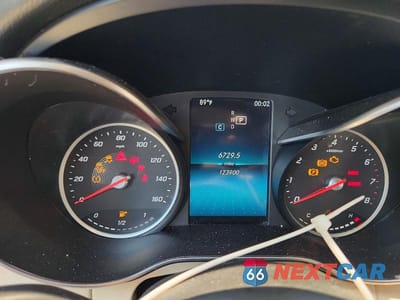 Zdjęcie 9 z 12 samochodu: 2019 MERCEDES-BENZ C 300 VIN:55SWF8DB2KU302332 - miniatura