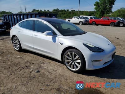 Czwarte zdjęcie samochodu z boku: 2018 TESLA MODEL 3 LONG RANGE BATTERY VIN:5YJ3E1EA5JF015733 - miniatura