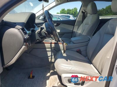 Zdjęcie 7 z 13 samochodu: 2019 AUDI Q7 PREMIUM PLUS VIN:WA1LAAF7XKD001053 - miniatura
