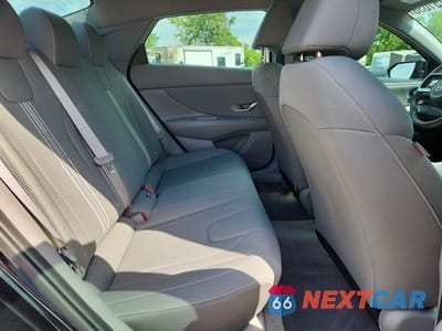 Zdjęcie 10 z 12 samochodu: 2023 HYUNDAI ELANTRA SEL VIN:KMHLS4AG8PU444428 - miniatura