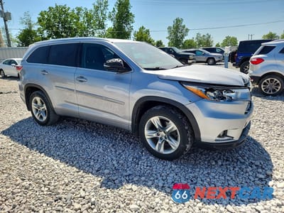 Czwarte zdjęcie samochodu z boku: 2015 TOYOTA HIGHLANDER LIMITED VIN:5TDDKRFH5FS222973 - miniatura