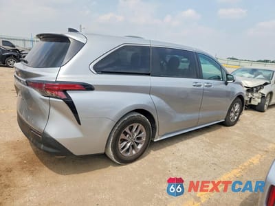 Trzecie zdjęcie samochodu z tyłu: 2022 TOYOTA SIENNA LE VIN:5TDKSKFC3NS062416 - miniatura
