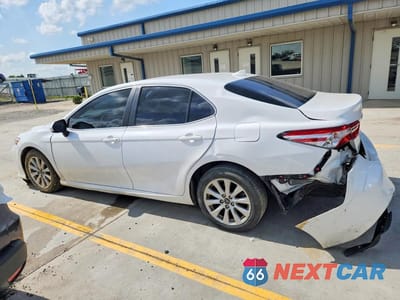 Drugie zdjęcie samochodu z przodu: 2019 TOYOTA CAMRY LE VIN:4T1B11HK4KU810787 - miniatura