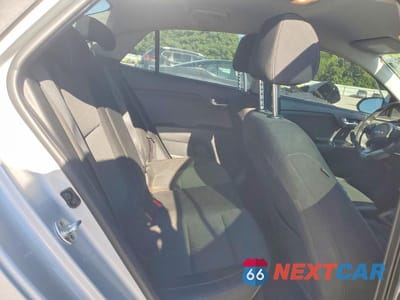 Zdjęcie 10 z 12 samochodu: 2022 KIA RIO S VIN:3KPA24AD7NE477014 - miniatura