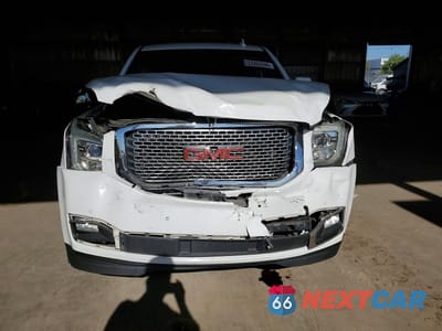 Piąte zdjęcie samochodu w środku: 2016 GMC YUKON DENALI VIN:1GKS2CKJ5GR205950 - miniatura