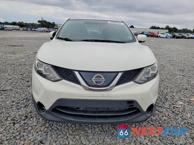 Piąte zdjęcie samochodu w środku: 2019 NISSAN ROGUE SPORT S VIN:JN1BJ1CP2KW231537 - miniatura