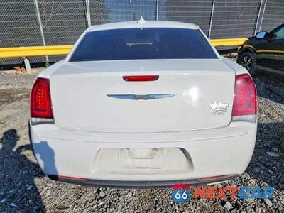 Zdjęcie 6 z 12 samochodu: 2019 CHRYSLER 300 TOURING VIN:2C3CCAAG8KH700888 - miniatura