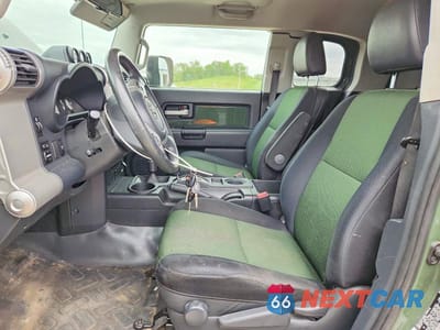 Zdjęcie 7 z 12 samochodu: 2011 TOYOTA FJ CRUISER BASE VIN:JTEBU4BFXBK112202 - miniatura