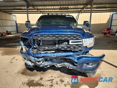 Piąte zdjęcie samochodu w środku: 2023 RAM 3500 BIG HORN VIN:3C63RRHL3PG643283 - miniatura