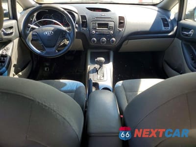 Zdjęcie 8 z 12 samochodu: 2014 KIA FORTE LX VIN:KNAFK4A61E5072766 - miniatura