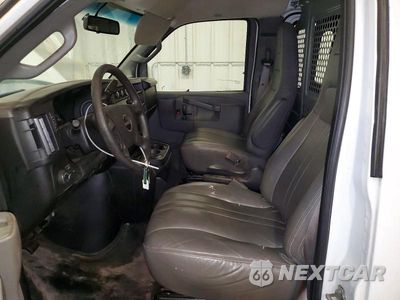 Zdjęcie 7 z 13 samochodu: 2019 GMC SAVANA G2500 VIN:1GTW7AFP8K1159314 - miniatura