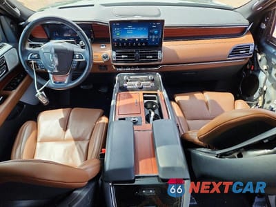 Zdjęcie 8 z 14 samochodu: 2024 LINCOLN NAVIGATOR L RESERVE VIN:5LMJJ3LG9REL09518 - miniatura