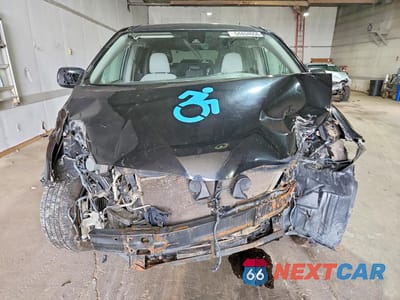 Piąte zdjęcie samochodu w środku: 2019 TOYOTA SIENNA L 7-PASSENGER VIN:5TDZZ3DC1KS974265 - miniatura