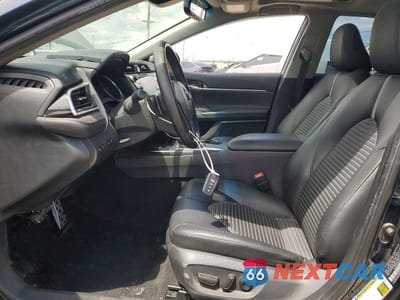 Zdjęcie 7 z 13 samochodu: 2018 TOYOTA CAMRY SE VIN:4T1B11HK1JU551142 - miniatura